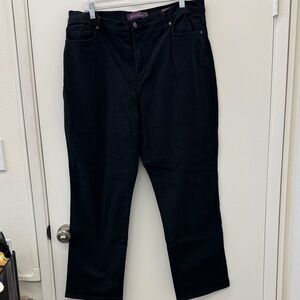 Gloria Vanderbilt Amanda Black Denim Jeans